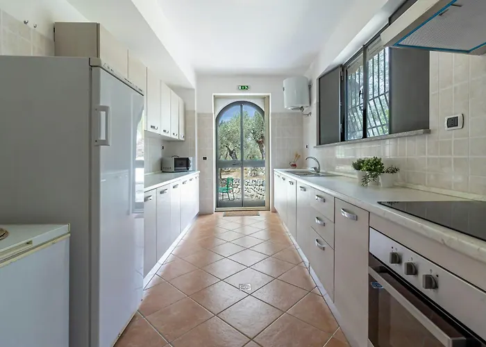 بيت للعطل Historic Among Olive Groves Near The Sea *