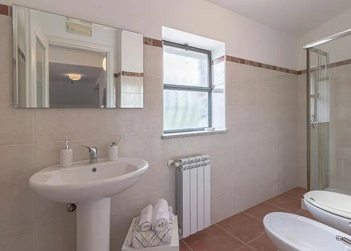 Historic Among Olive Groves Near The Sea روشيلا لونيكا